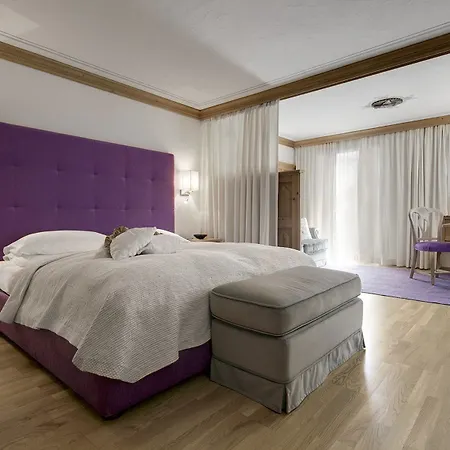 Hotel La Perla: The Leading Of The World