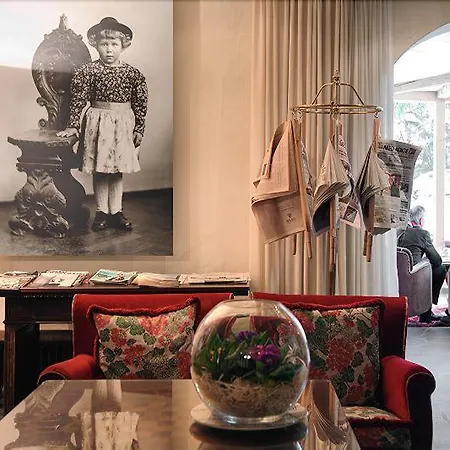 La Perla: The Leading Of The World