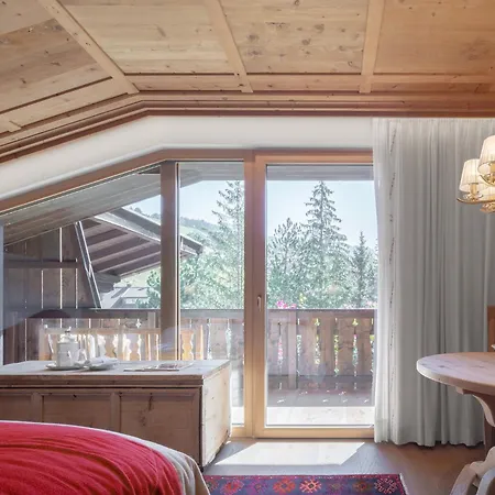 La Perla: The Leading Of The World 5*