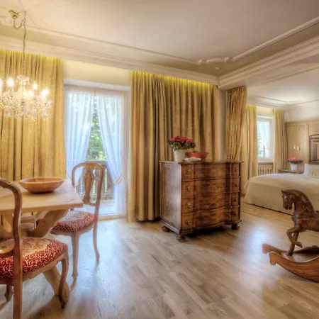 La Perla: The Leading Of The World קורברה אין בדיה