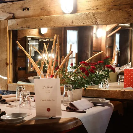 מלון La Perla: The Leading Of The World 5*